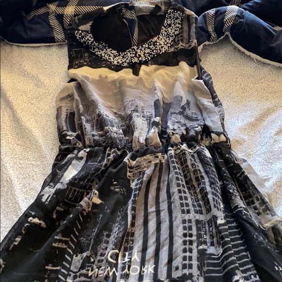 Dress - Picture 1 of 7